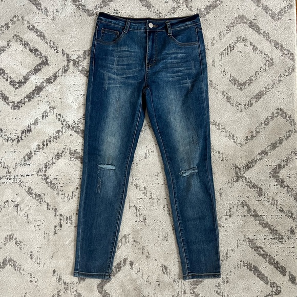 Kittenish Denim - NWOT Kittenish Distressed Dark Wash Jeans